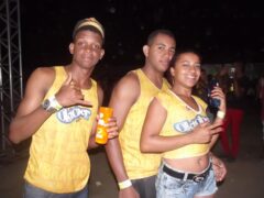 Oktober 10 Anos